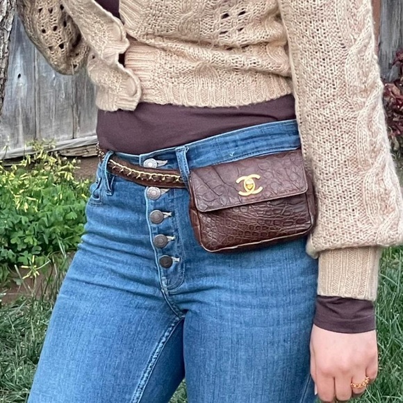 Rare🔥🔥Chanel Alligator Vintage Waist Flap Bag - Picture 2 of 16